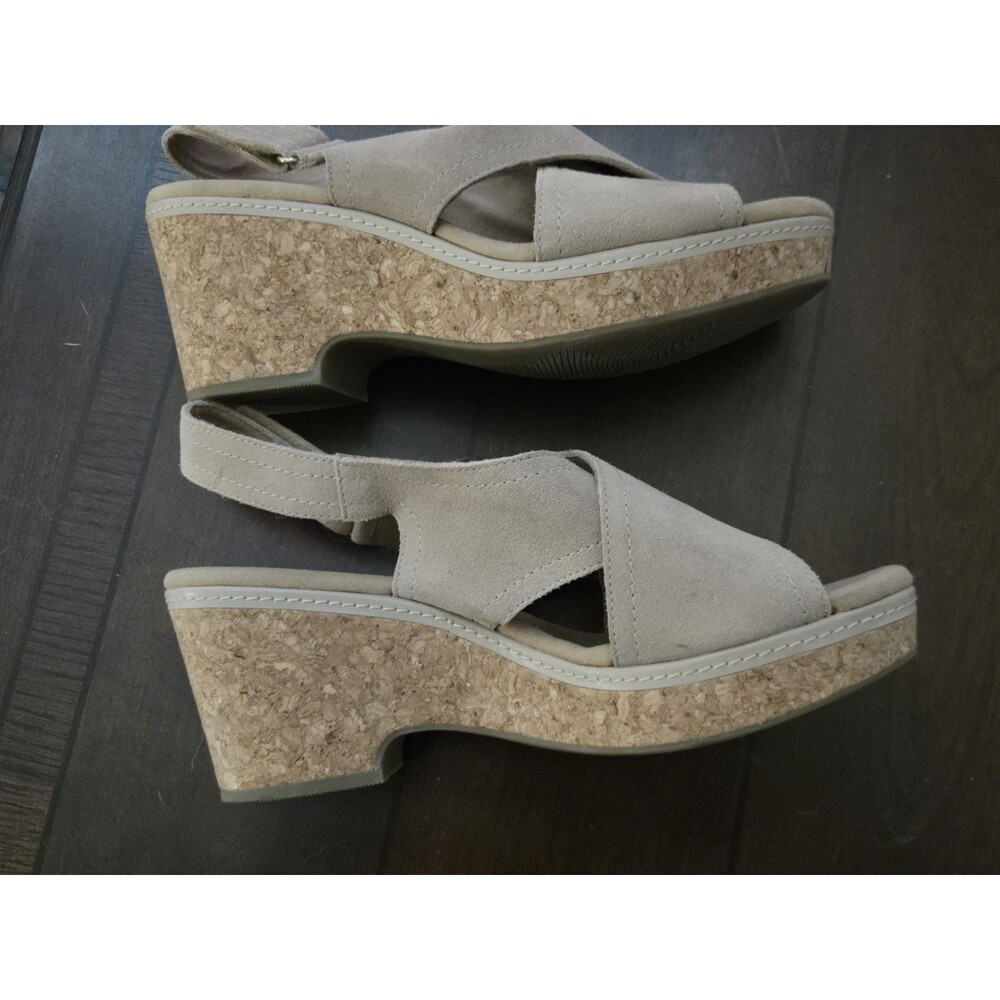 Clarks Giselle Cove Sand Suede Wedge Sandals Ankle Strap Platform Comfort sz 10M - Picture 8 of 10